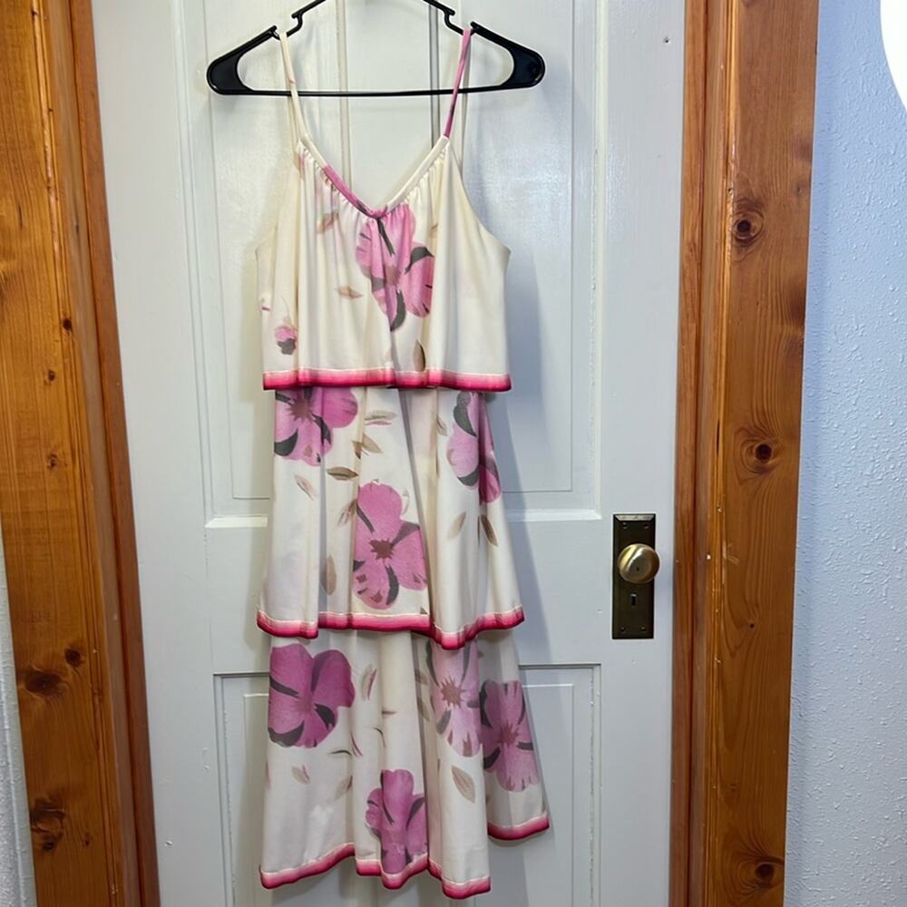 Leslie J vintage medium white and‎ pink floral three tier spaghetti strap dress